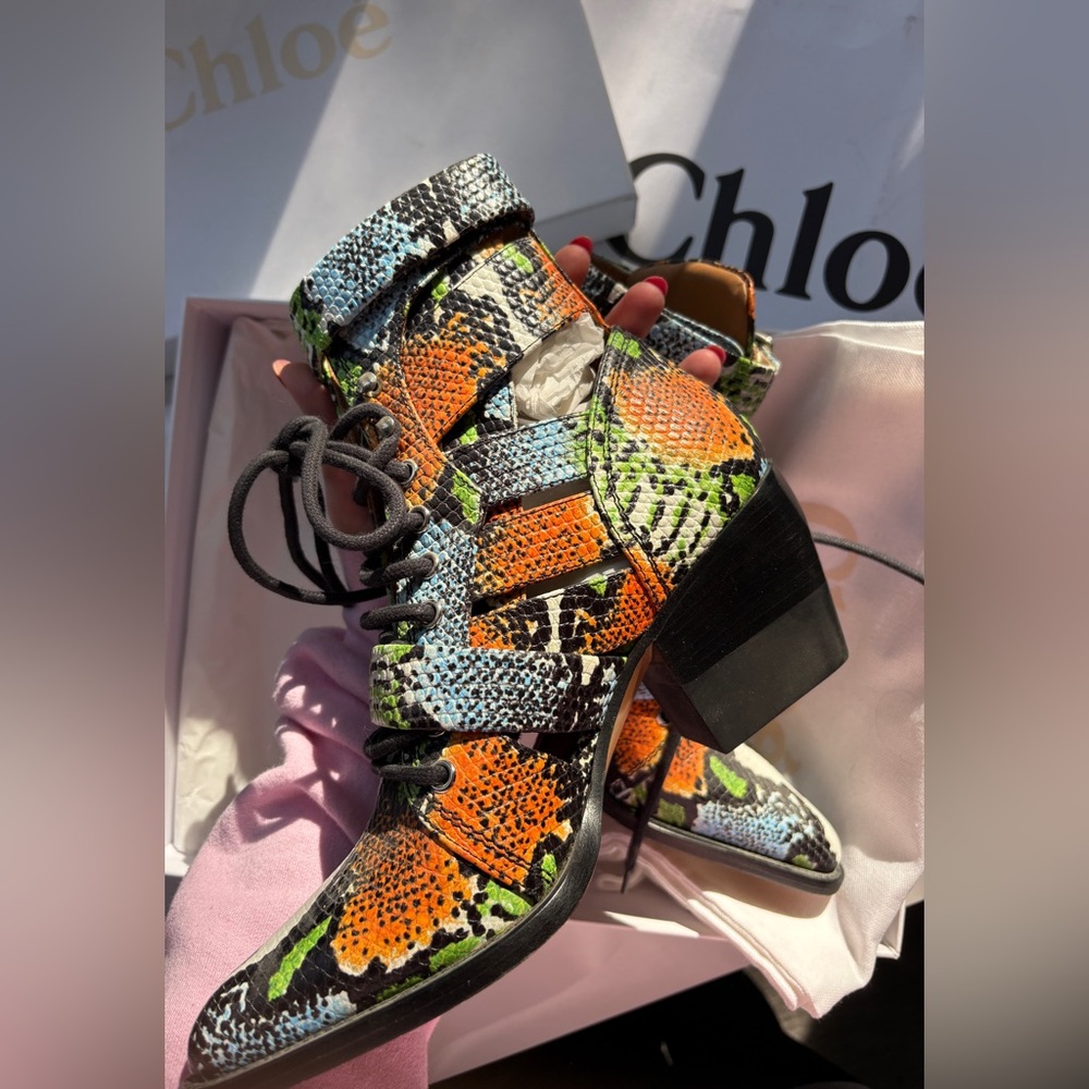 Chloe Rylee Boots - Picture 5 of 11